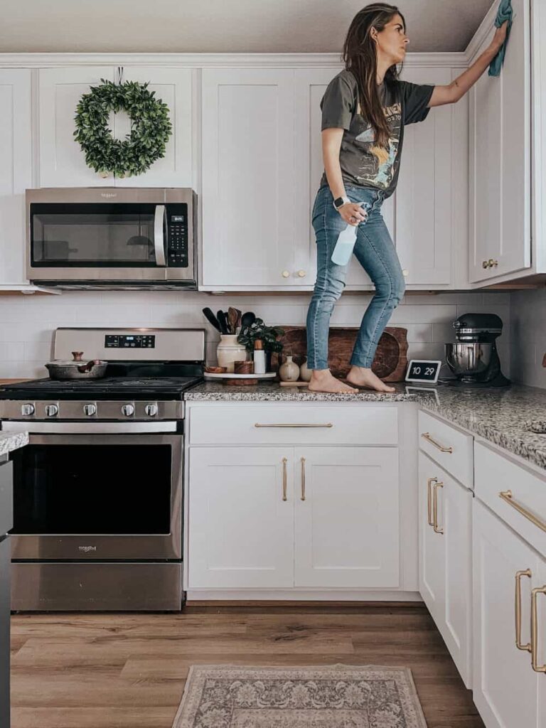 How to Clean White Kitchen Cabinets