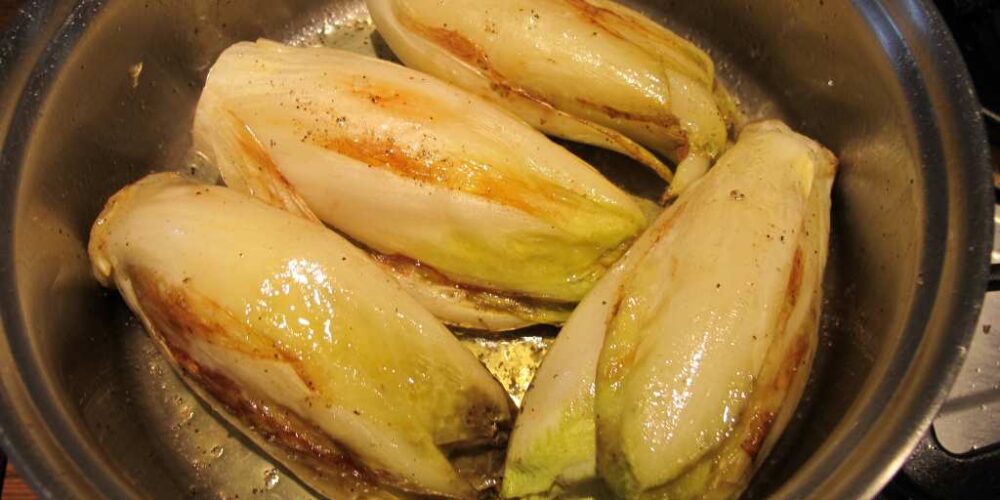 What is endive used for