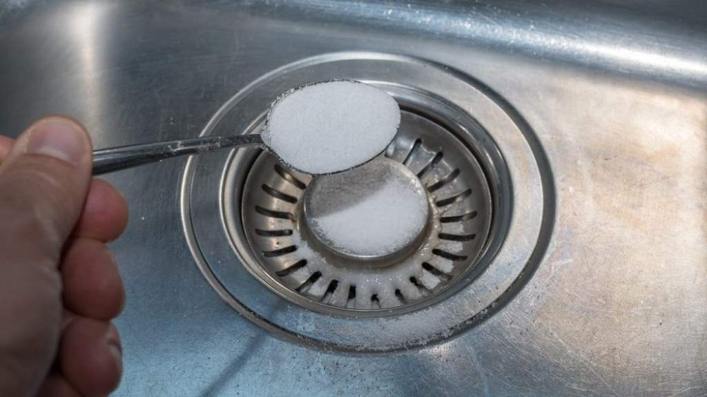 Will salt unclog a drain