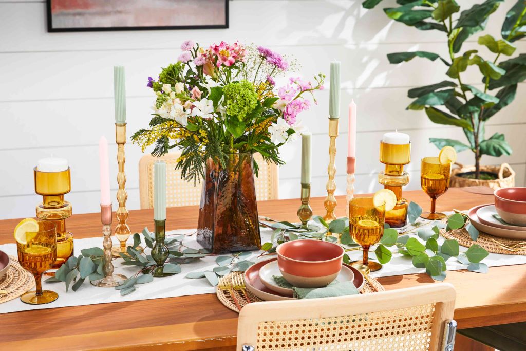 How can centerpieces make your table more attractive?