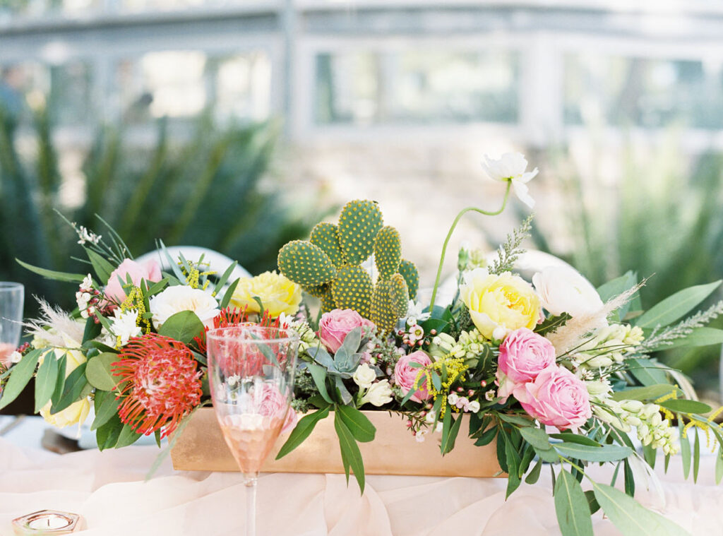 What is the most popular form of centerpiece for weddings?