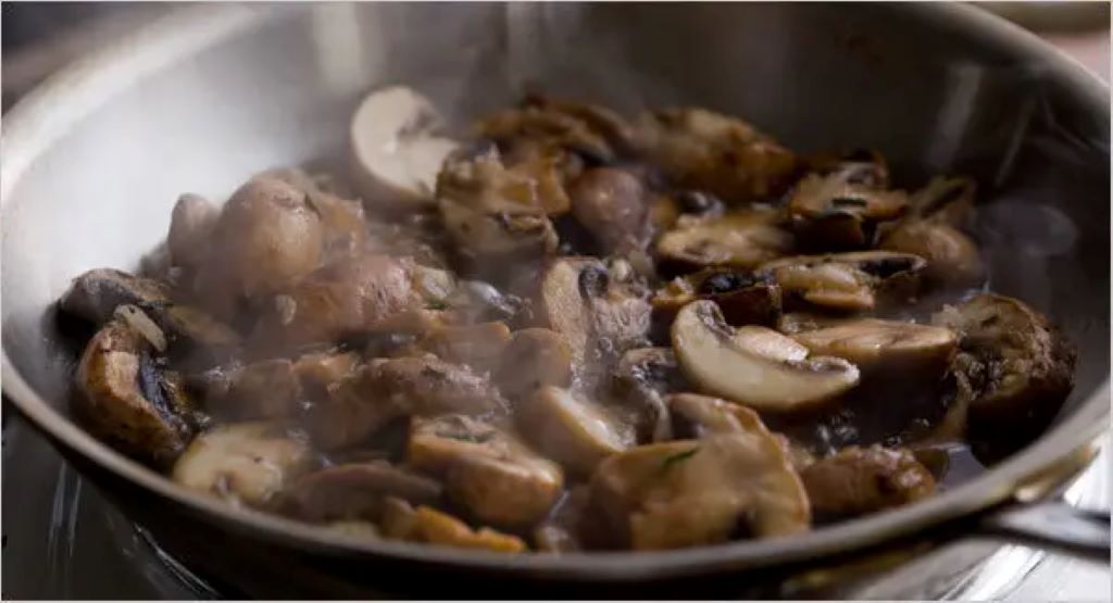 How many minutes should we boil mushroom