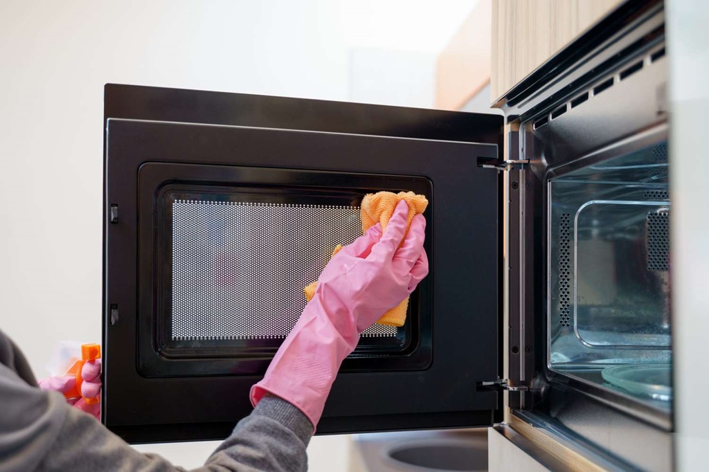 What's the best way to clean the inside of a microwave?