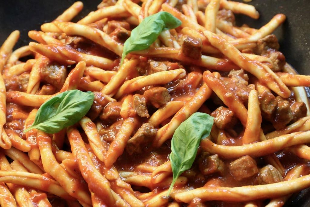 What type of pasta is maccheroni