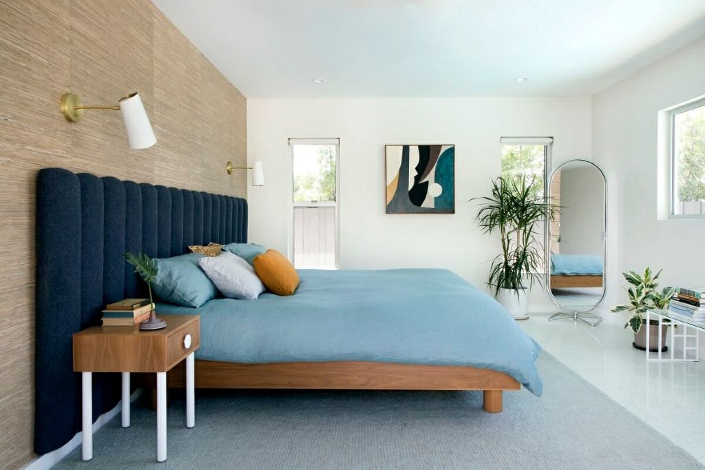 What’s the first thing to buy for my bedroom checklist?