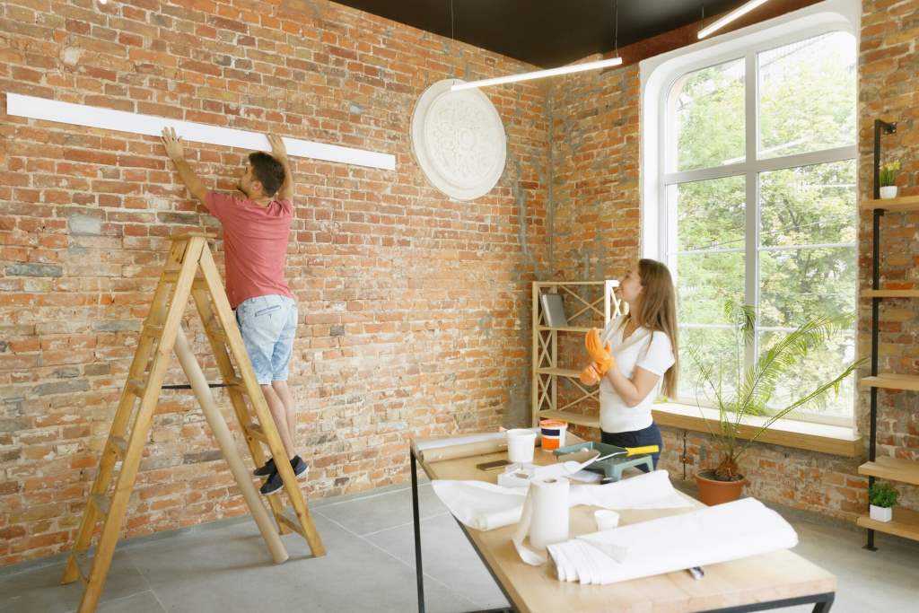How to Renovate a House While Living in It: Solid Renovation Plan