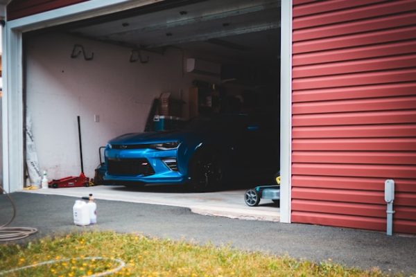 erik-mclean-4QpMOa2EDKI-unsplash